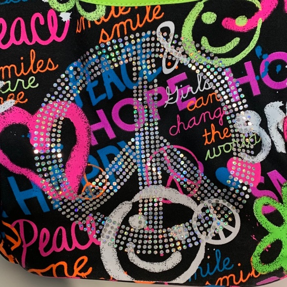 Graffiti tote Justice w/adjustable strap - Picture 5 of 8